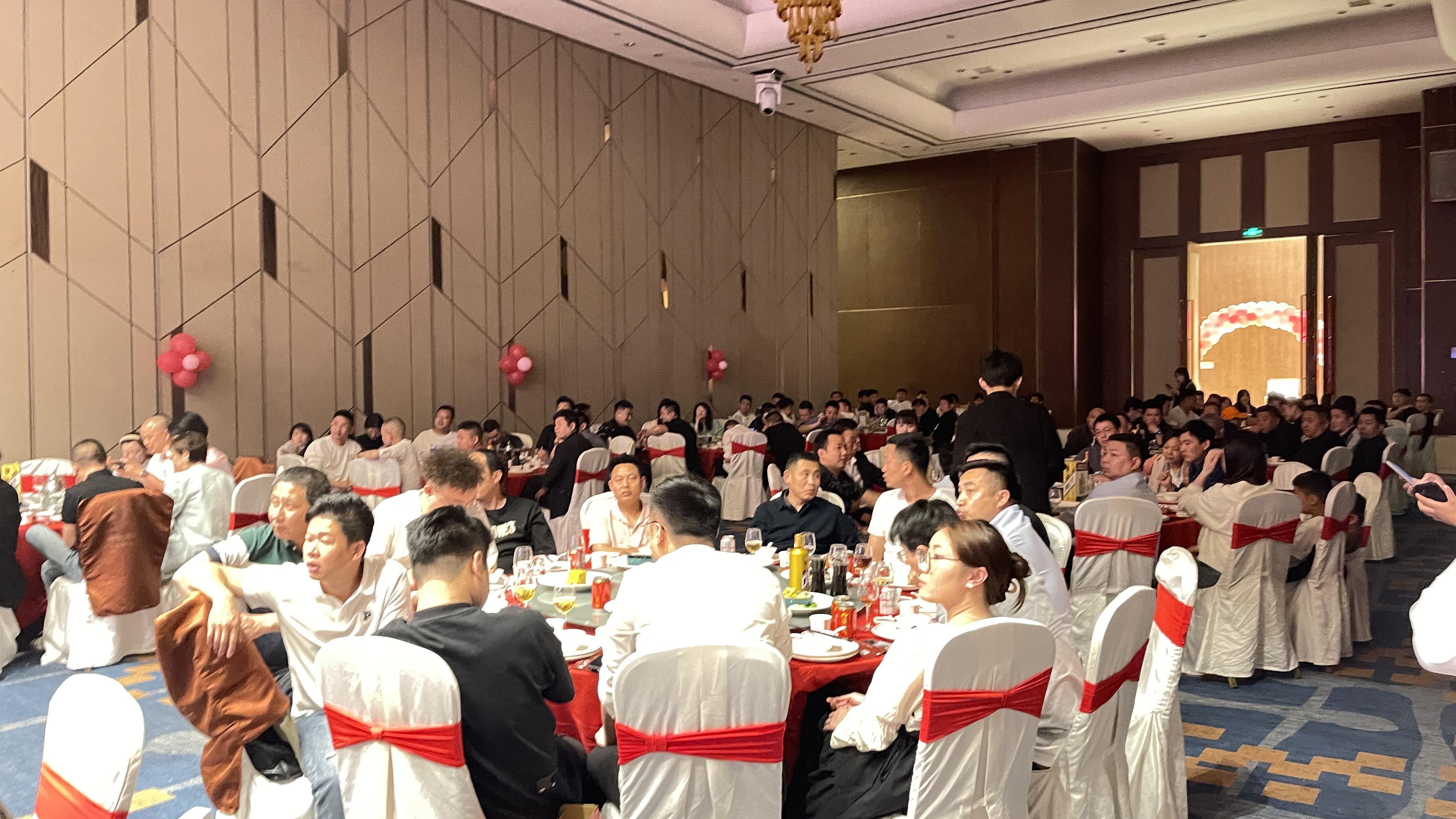 皇氏工匠聚脲美缝剂耐黄变,皇氏工匠聚脲视频