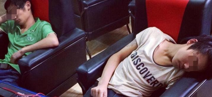 “三和大神”重启人生：那些住网吧、混日结的躺平者，已逆风翻盘