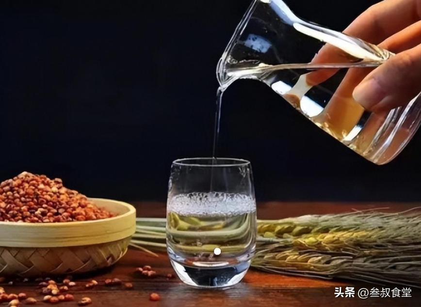 喝完酒后非常口渴是勾兑酒吗,喝完酒后口干舌燥还感觉饿