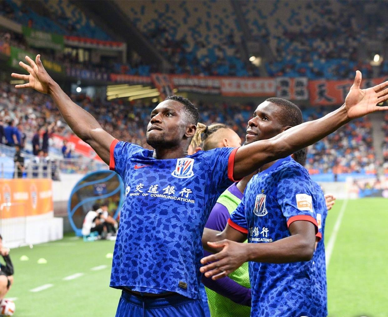 中超积分榜：海港第一靠裁判，两队不败有区别，泰山第六三镇第八