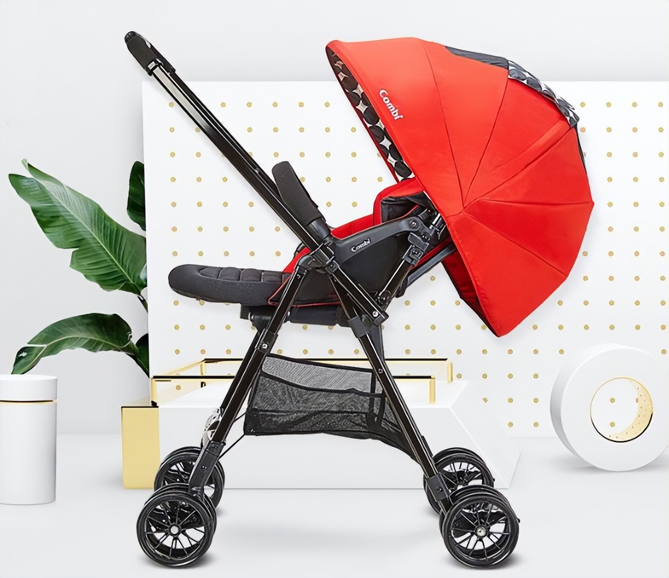 阿普丽佳婴儿车车型超轻,阿普丽佳婴儿车万向轮