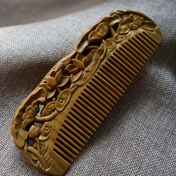 檀木梳为什么能养发,檀木梳有什么功效作用