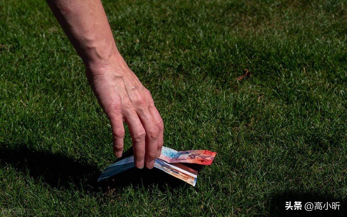 老祖宗说，“出门六不捡，捡了人财空”，是啥意思？你认同吗？