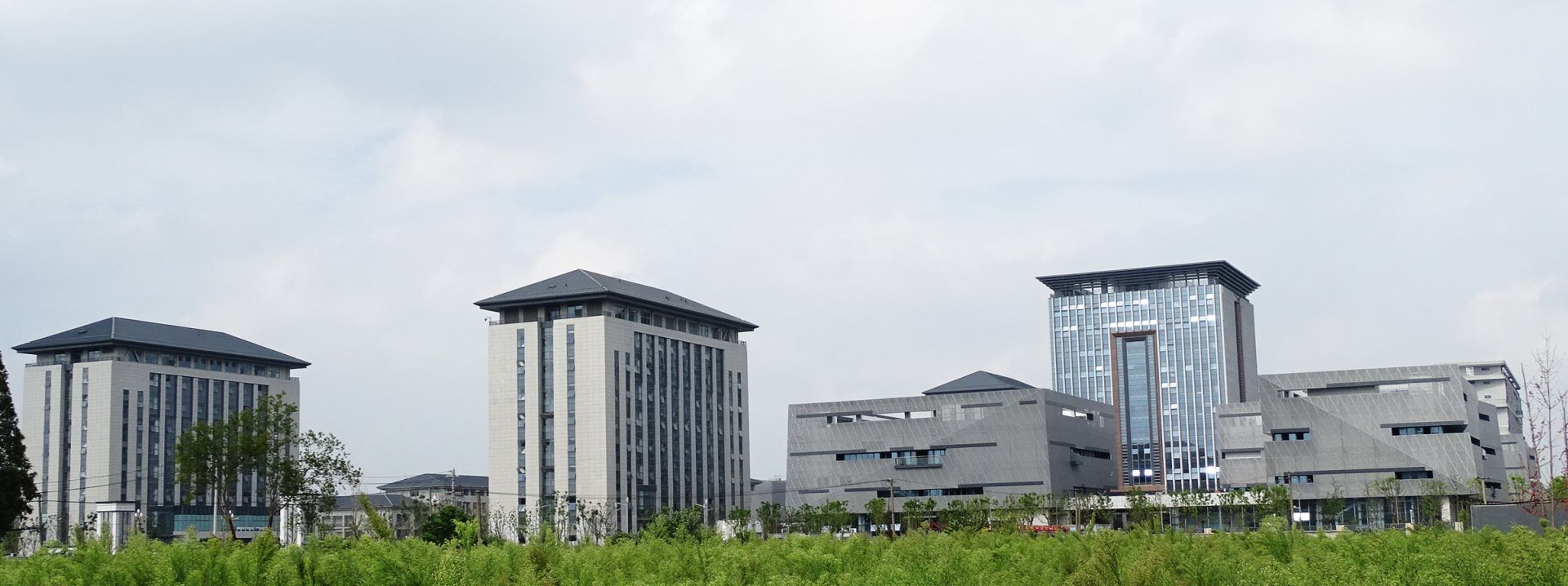 扬州技师学院新校区整体全景,扬州技师学院新校区宿舍