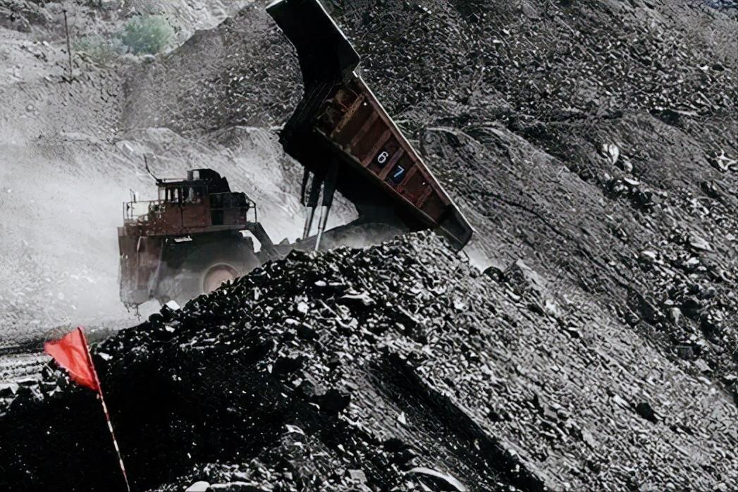 亚洲第一天坑是什么矿,亚洲第一坑煤矿图片