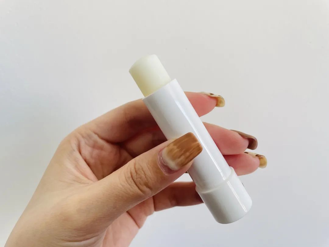 润唇膏越涂越干,润本唇膏越涂越干