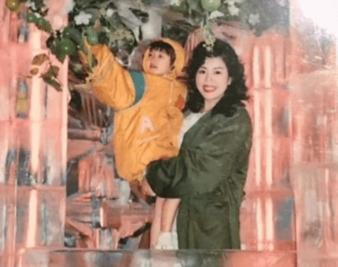 毛晓彤：曾经被父亲抛弃扔垃圾桶，成名后父亲索要5000万赡养费