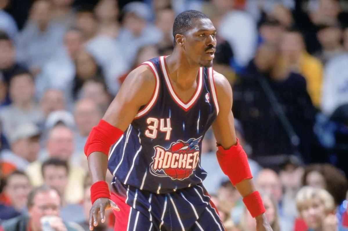 美媒列出nba五大被低估的球员,美媒评选的nba八个领域的最佳球员