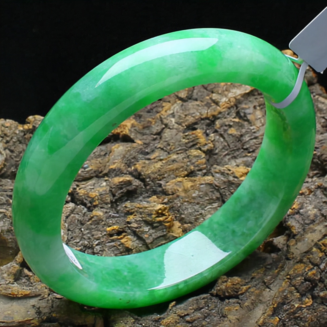 翡翠a货是什么意思鉴别方法,翡翠鉴定结果翡翠a货是什么意思