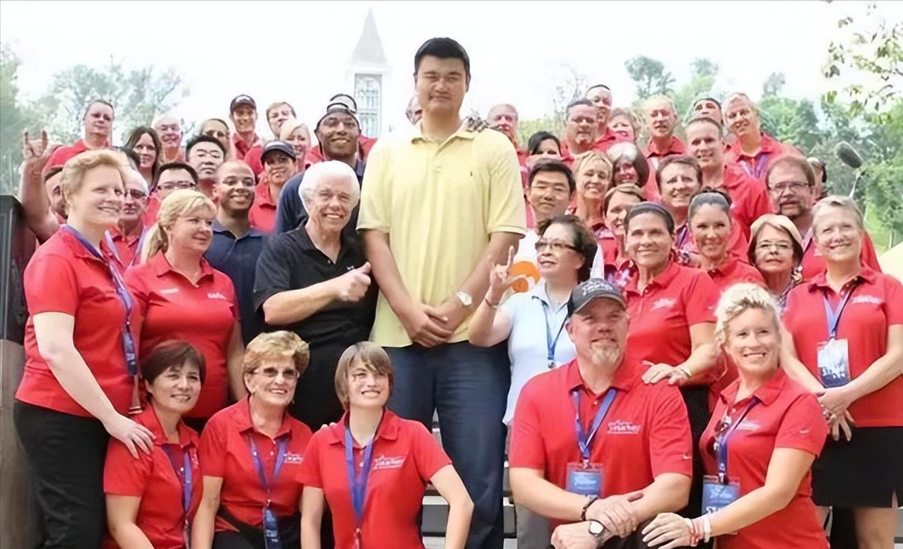 陶斯亮的背景有多强大？她的母亲敢和毛主席吵架，父亲官至正国级