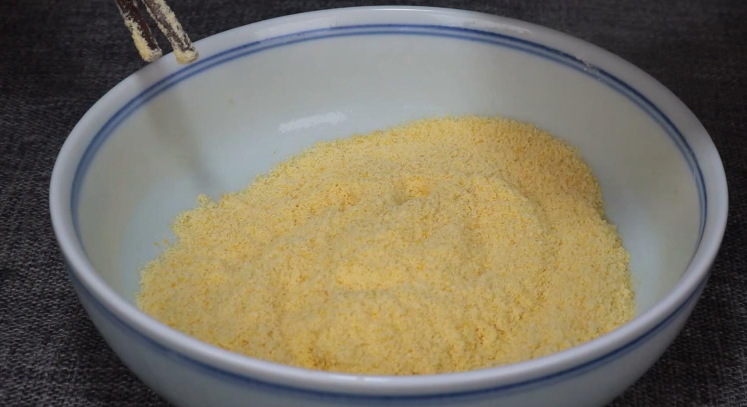 玉米面开水一烫上锅蒸,玉米面开水烫后太黏