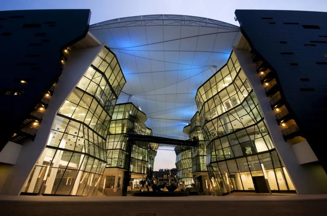 新加坡留学移民多大可以申请,新加坡留学移民的十大忠告