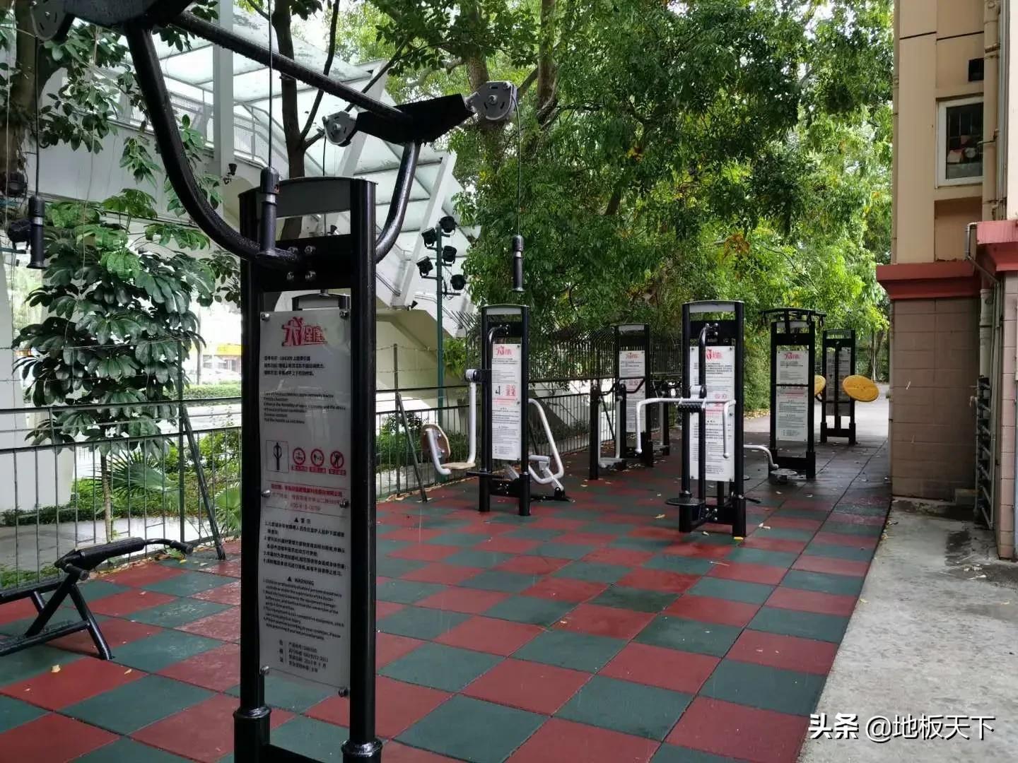 橡胶缓冲垫防滑地垫,橡胶地垫室外滑滑梯专用