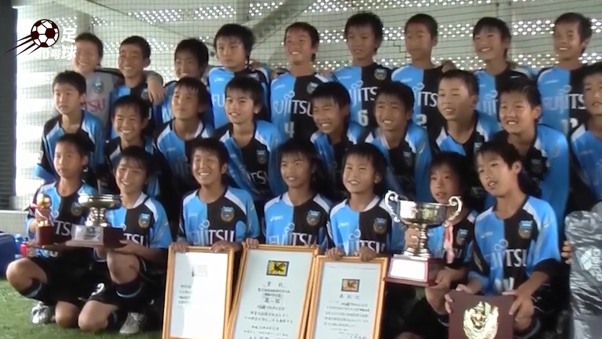 比肩“上帝之手”的1.88mm，身价暴涨13倍，踢出魔术足球