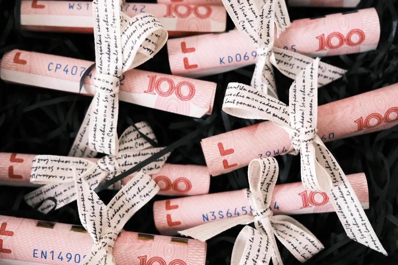 如何快速赚钱的小故事,一个教你如何赚钱的故事