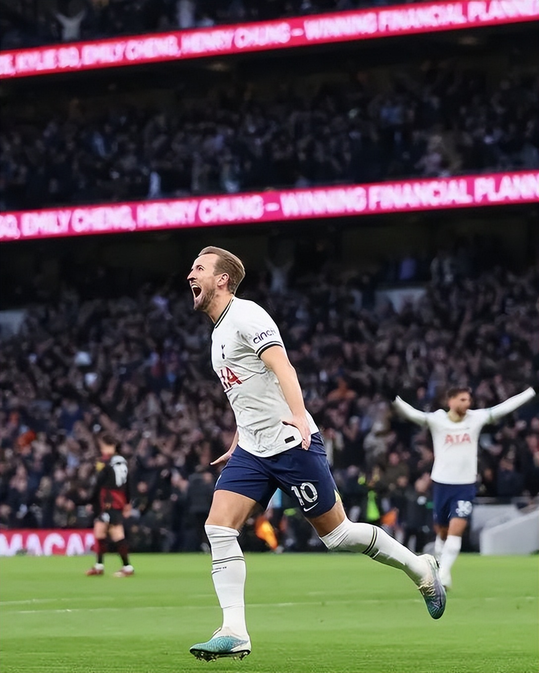 凯恩破门加冕队史射手王,凯恩射手王