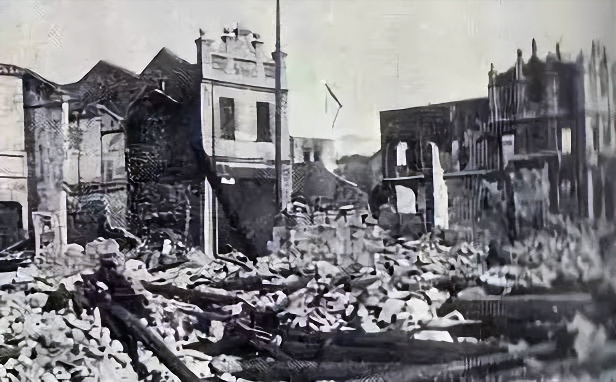 84年前，他撞向日本战机以身殉国，24天后，未婚妻跳江殉情：他们的故事我们不敢忘