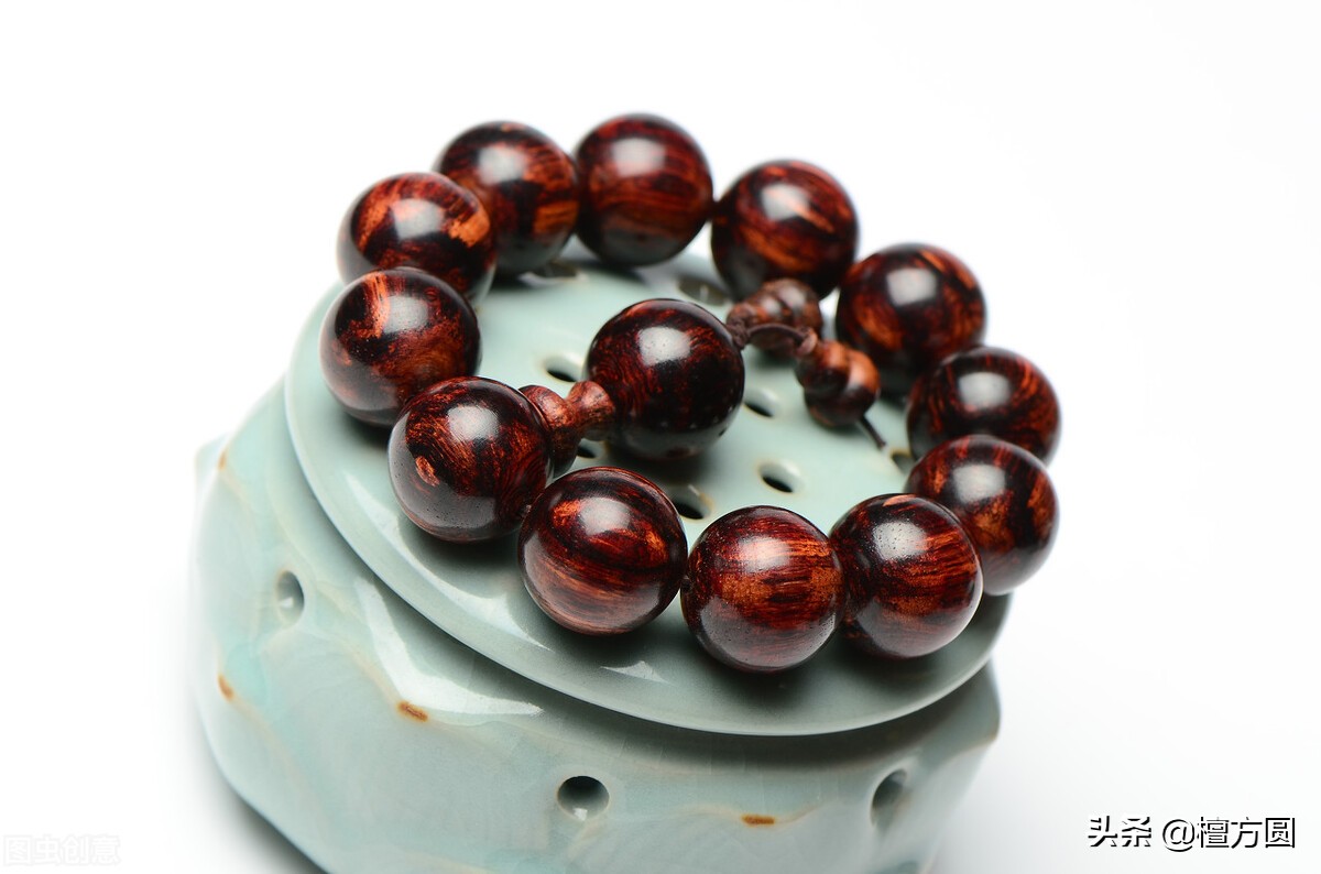 木手串发黑了怎么补救,手串发黑怎么处理小叶紫檀