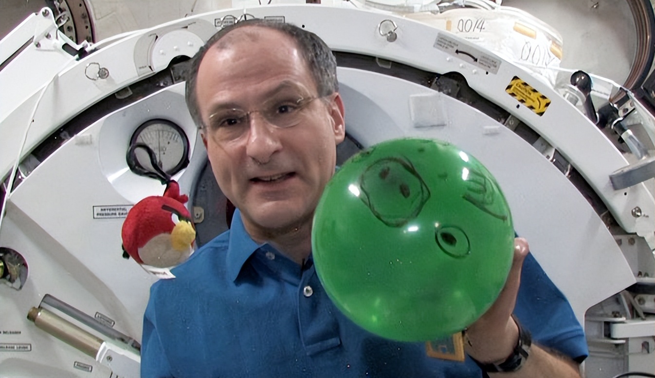 愤怒的小鸟突然爆炸,愤怒的小鸟火了十年