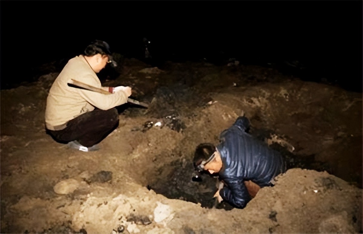 陕西考古发现古墓千年女尸,古墓挖出27吨国宝