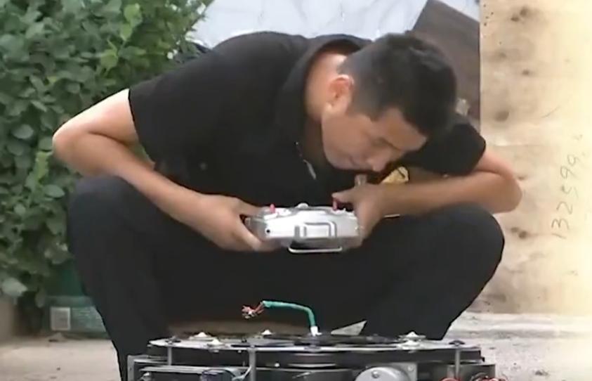 北京平民小伙造出单兵战术机器人,中国最先进军用作战机器人视频