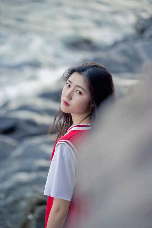 18岁女大学生为维持高额开销不惜出*身卖**体，男友曝光女孩不知羞耻