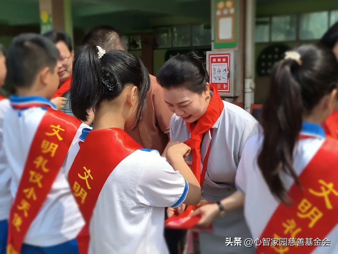 心康护童|到清远市开展童心飞扬——心康校园关爱公益沙龙（一）