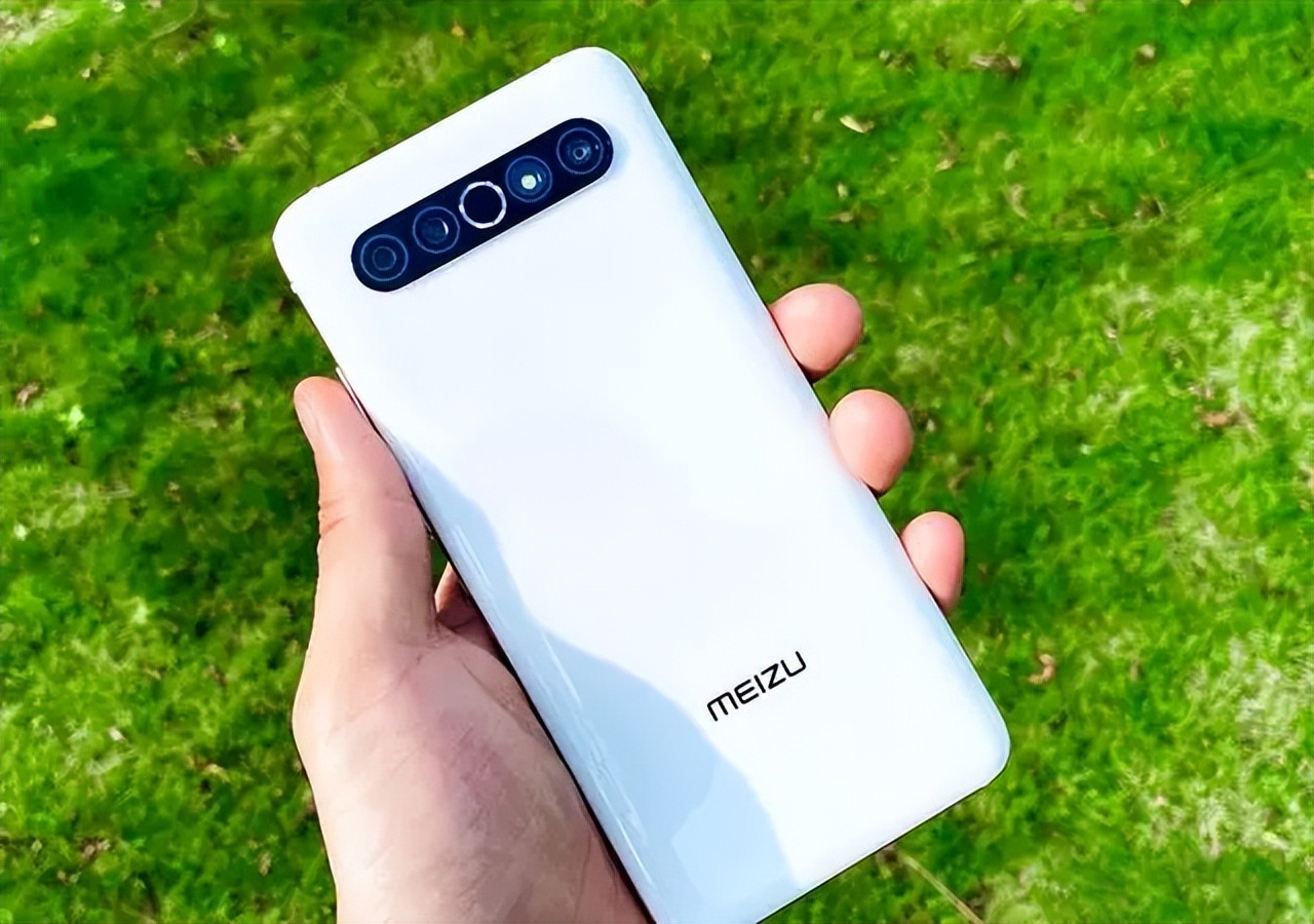 你是白色控吗？白色经典手机，你第一时间想起谁？