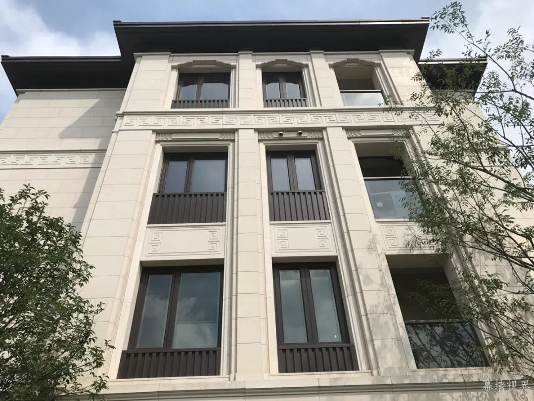 幕墙为什么不允许用t型挂件,幕墙t型挂件禁止使用