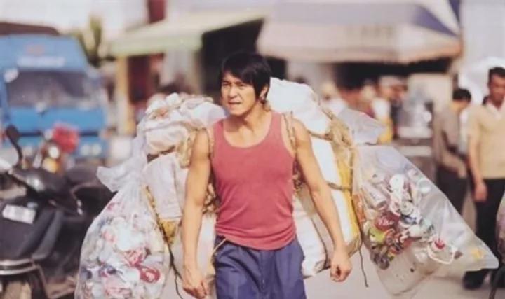 周星驰的少林足球有多么经典,周星驰少林足球深度解析