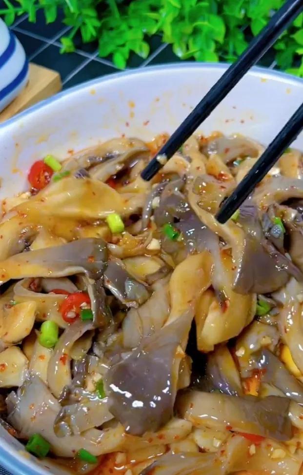 辣炒鸡胗鲜香麻辣特别开胃下饭,鸡胗炒酸豆角怎么炒又脆又好吃