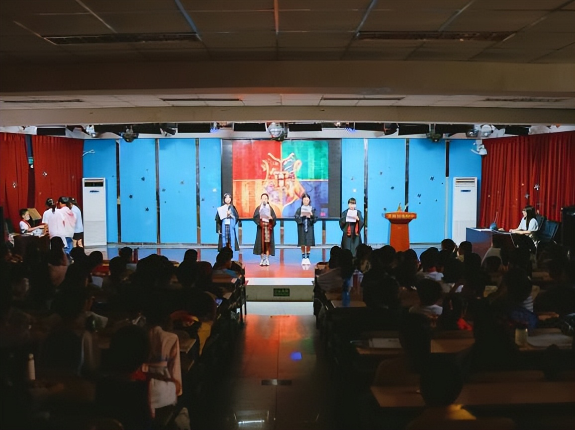 首师大育新华电附中小学部科技节隆重举行