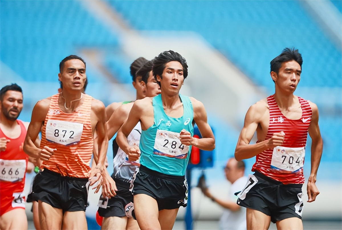 国内中长跑一哥感叹薪水太低：4K到8K一个月刚成就全国双冠王