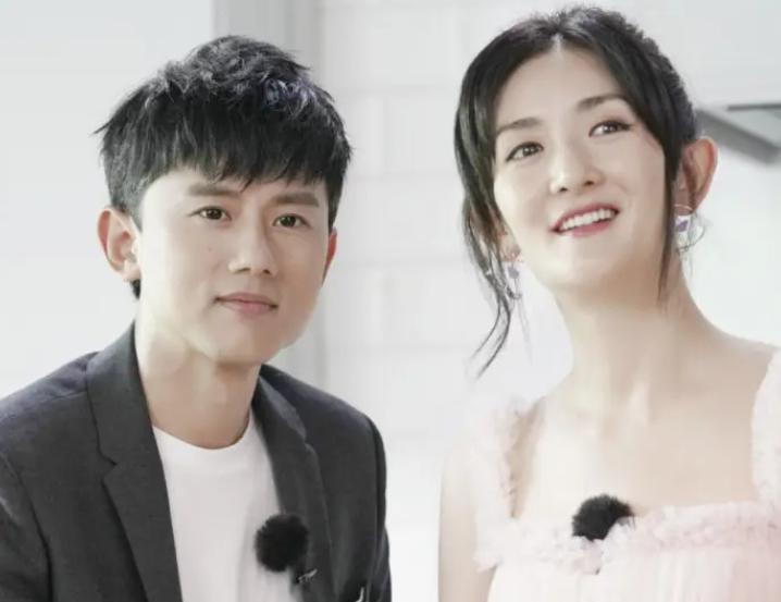 张杰演唱会一家三口亲吻,张杰谢娜一家五口现身游乐场