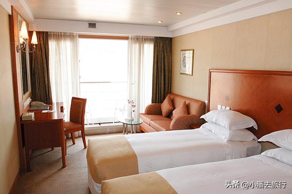 我们一行5人，五一从重庆出发，乘坐星际领航号，花费近9000元