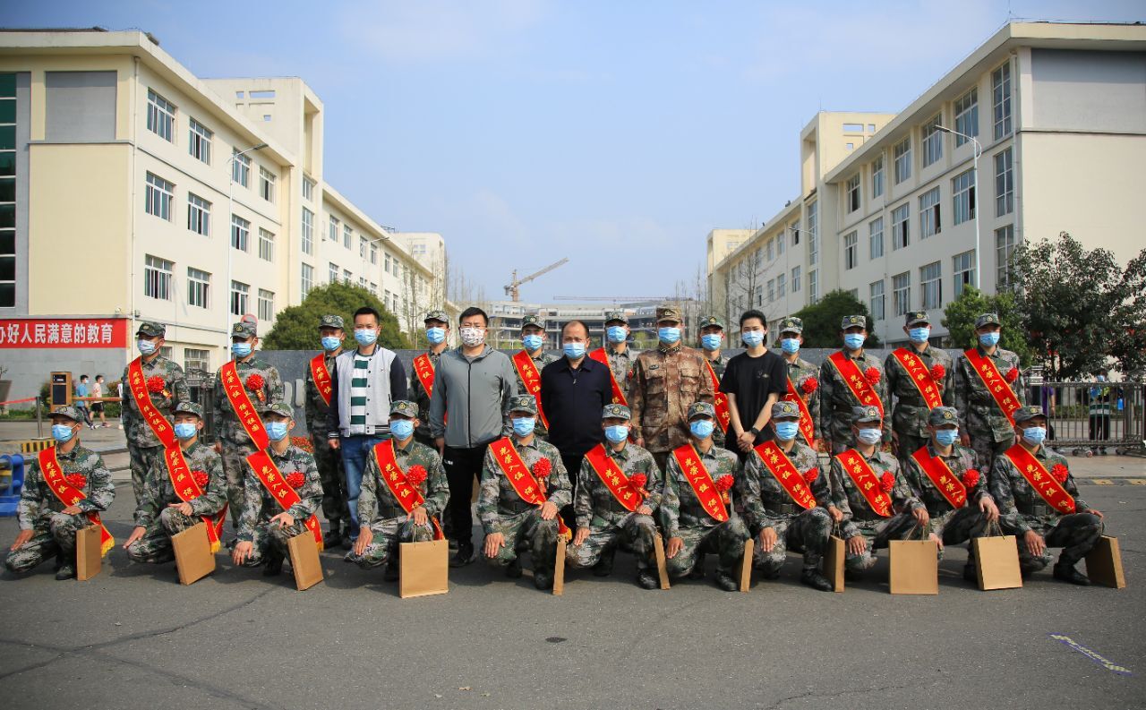 送校友，踏征程广元利州千名大学生欢送新兵入伍