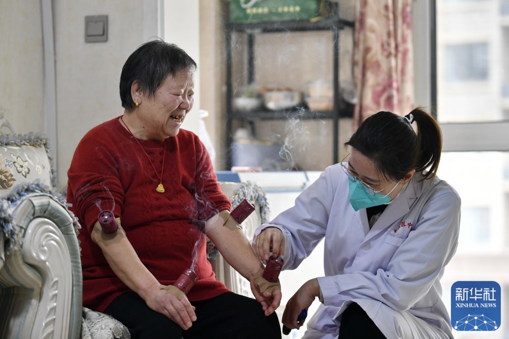 新春走基层用坚守诠释奉献与担当,新春走基层守护好城市