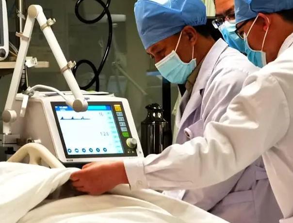 白衣*狼色**?深圳女子医院检查,回家感觉肛门剧痛,认为被医生性侵