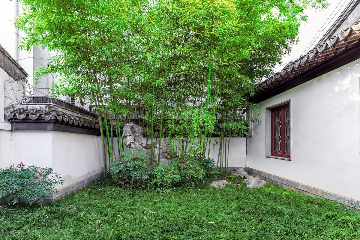 现在的一楼带花园房子怎么样,后悔没有买一楼带花园的房子