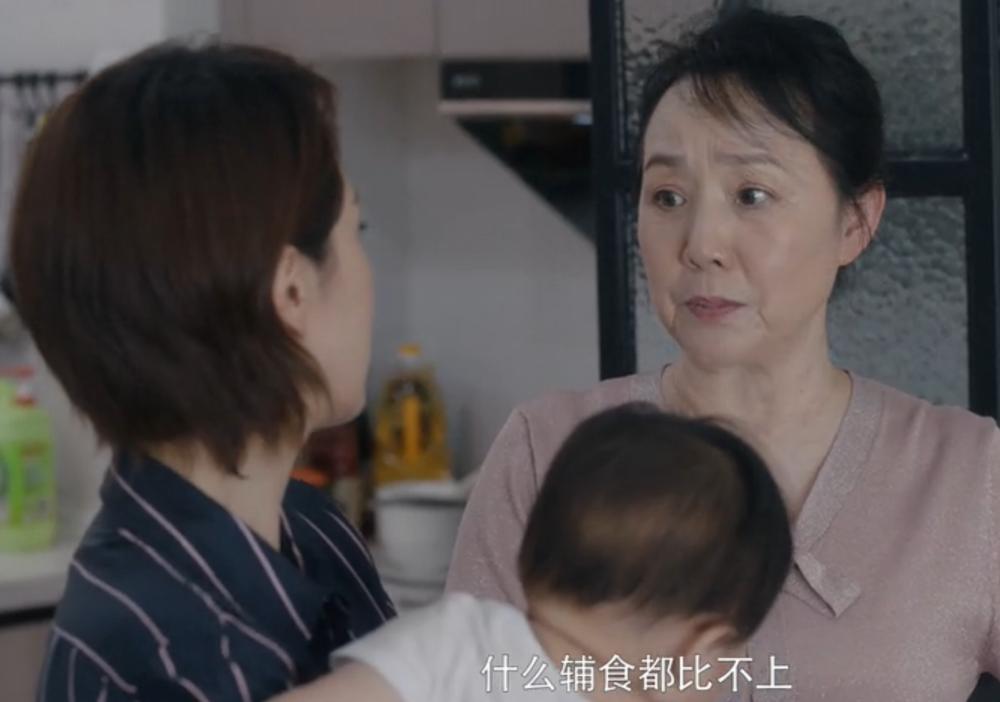 宝宝学翻身夜里一直醒,宝宝晚上蹬被子翻身频繁怎么回事