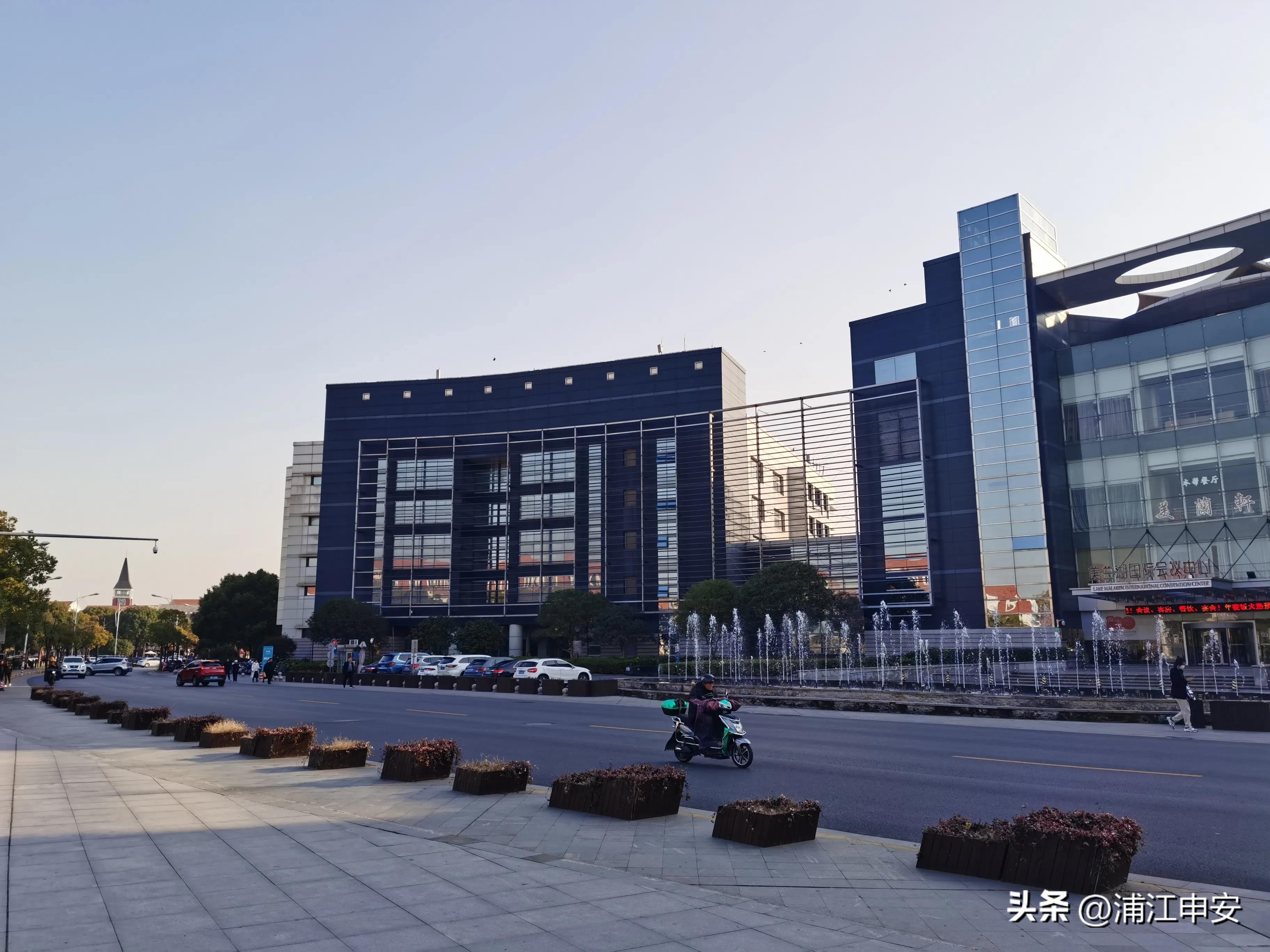 夏天美兰湖北欧风格,美兰湖北欧风情街价格