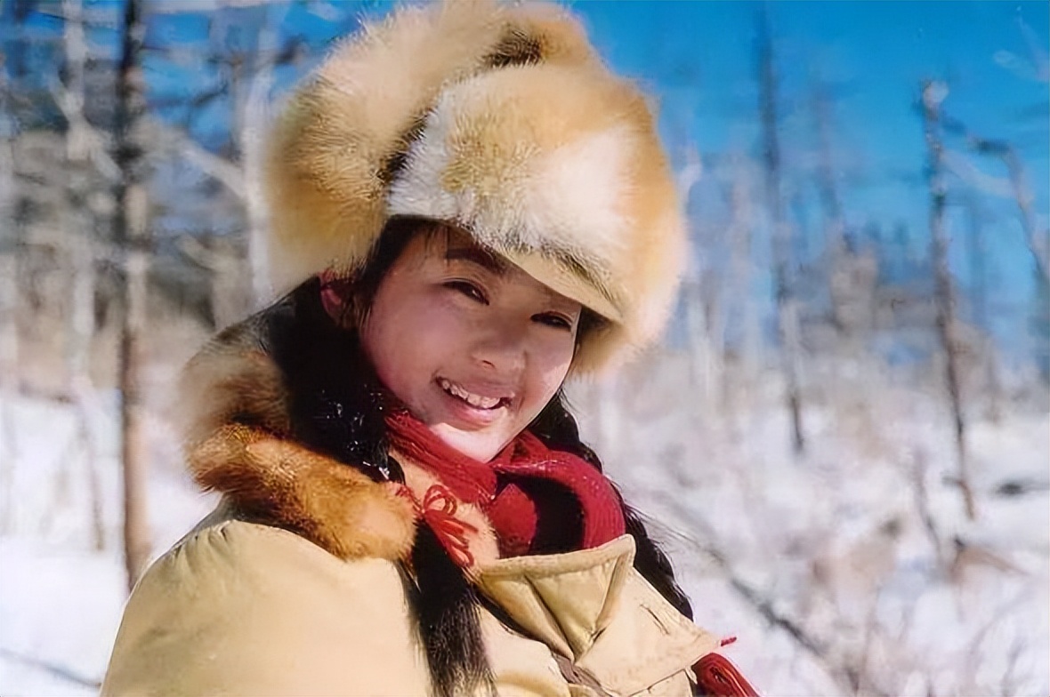 嫁人即翻身？从丑闻女主到逆袭视后，童谣身后的故事从没那么简单