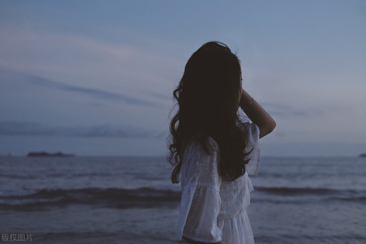 外卖小哥诈骗女大学生10年,却因忽略QQ空间一功能,直接被捕入狱