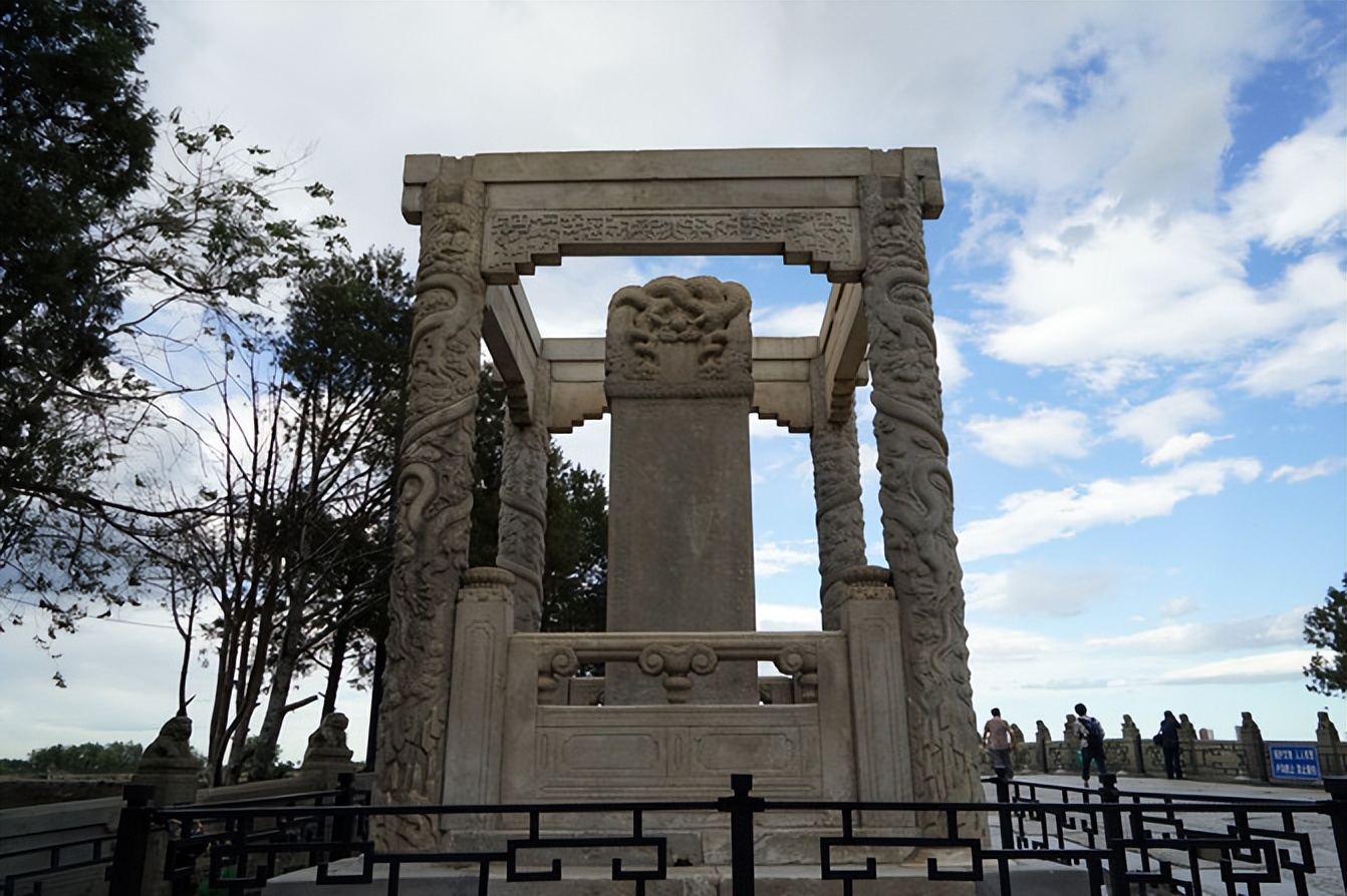 康熙年间卢沟桥,卢沟桥康熙碑亭图片