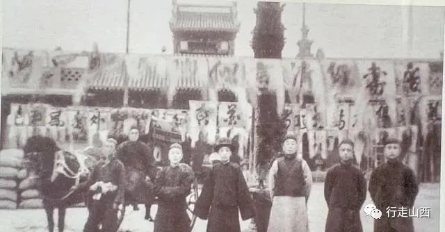 疫情下不放弃坚持与努力,疫情下的倔强者