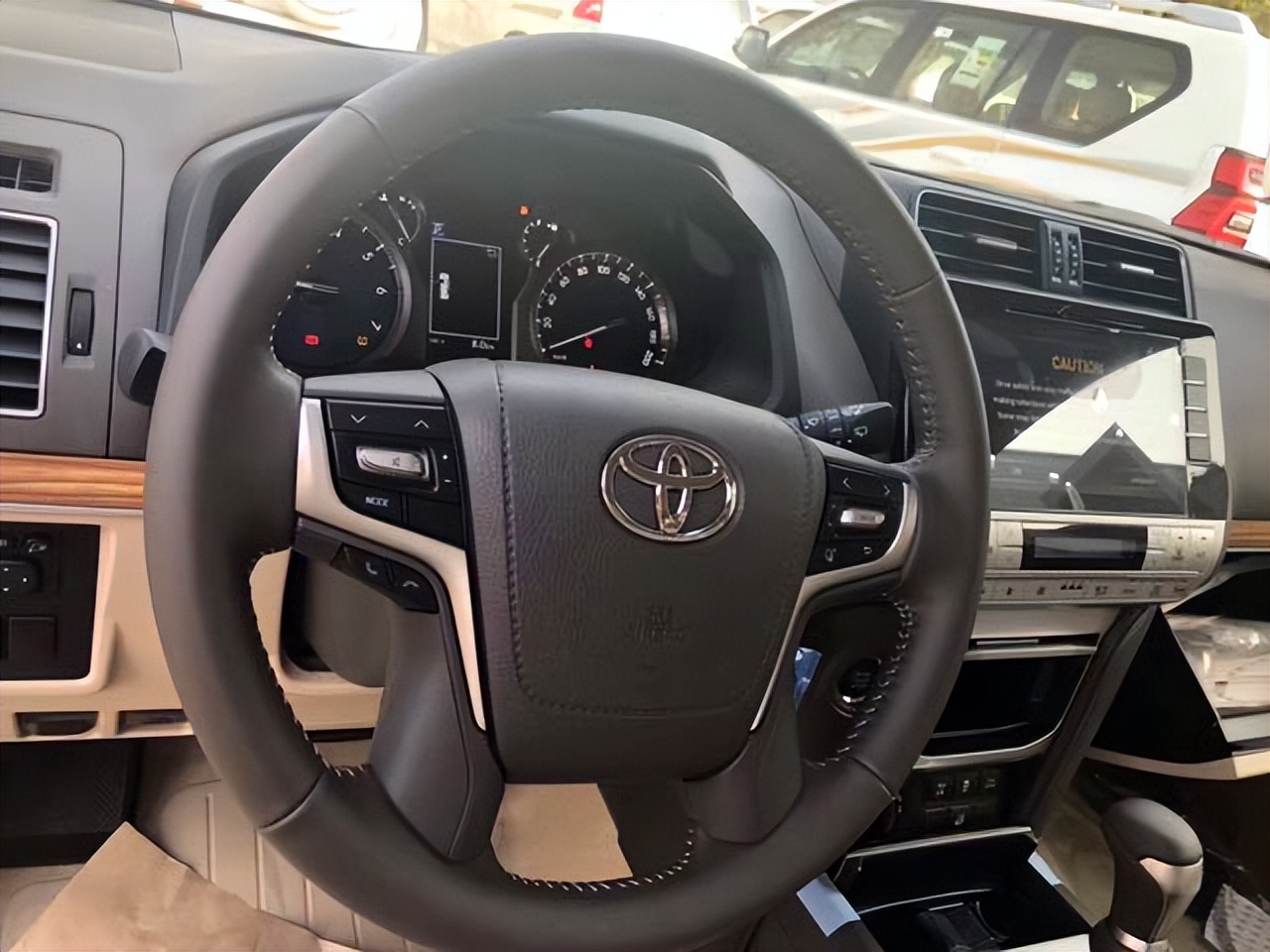 开着霸道4.0T，给自己一个信马由缰的机会