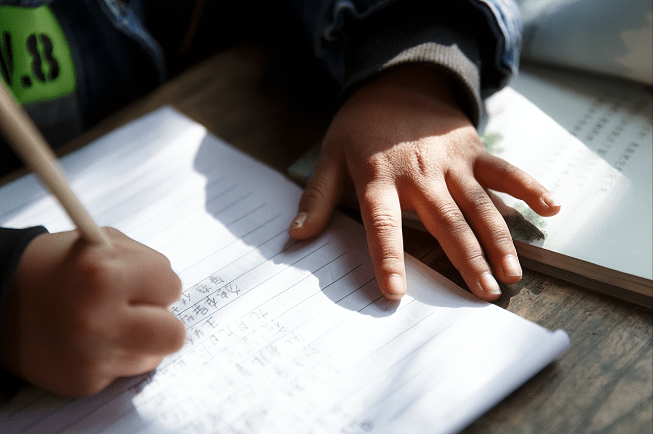 5年前,扬言“高考太简单,耽误我打工”的狂妄少年,现状如何?