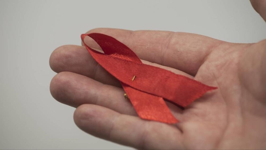 艾滋病早期口腔溃疡有什么症状,口腔溃疡是艾滋病前期典型症状吗