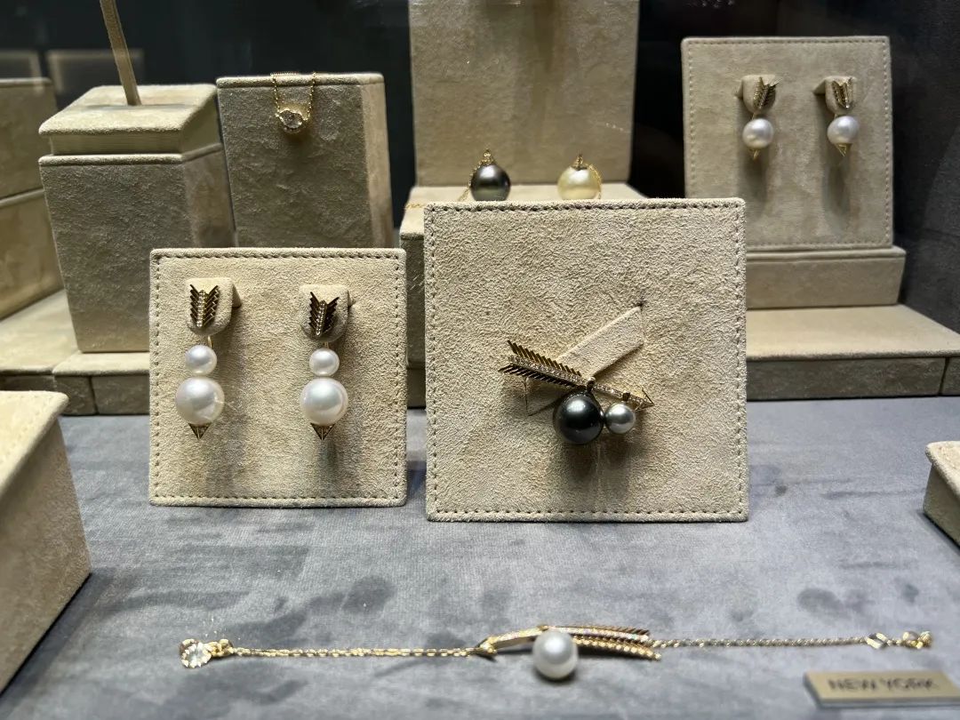 时隔3年又来日内瓦珠宝展大寻宝，竟然还见到了JAR真身！