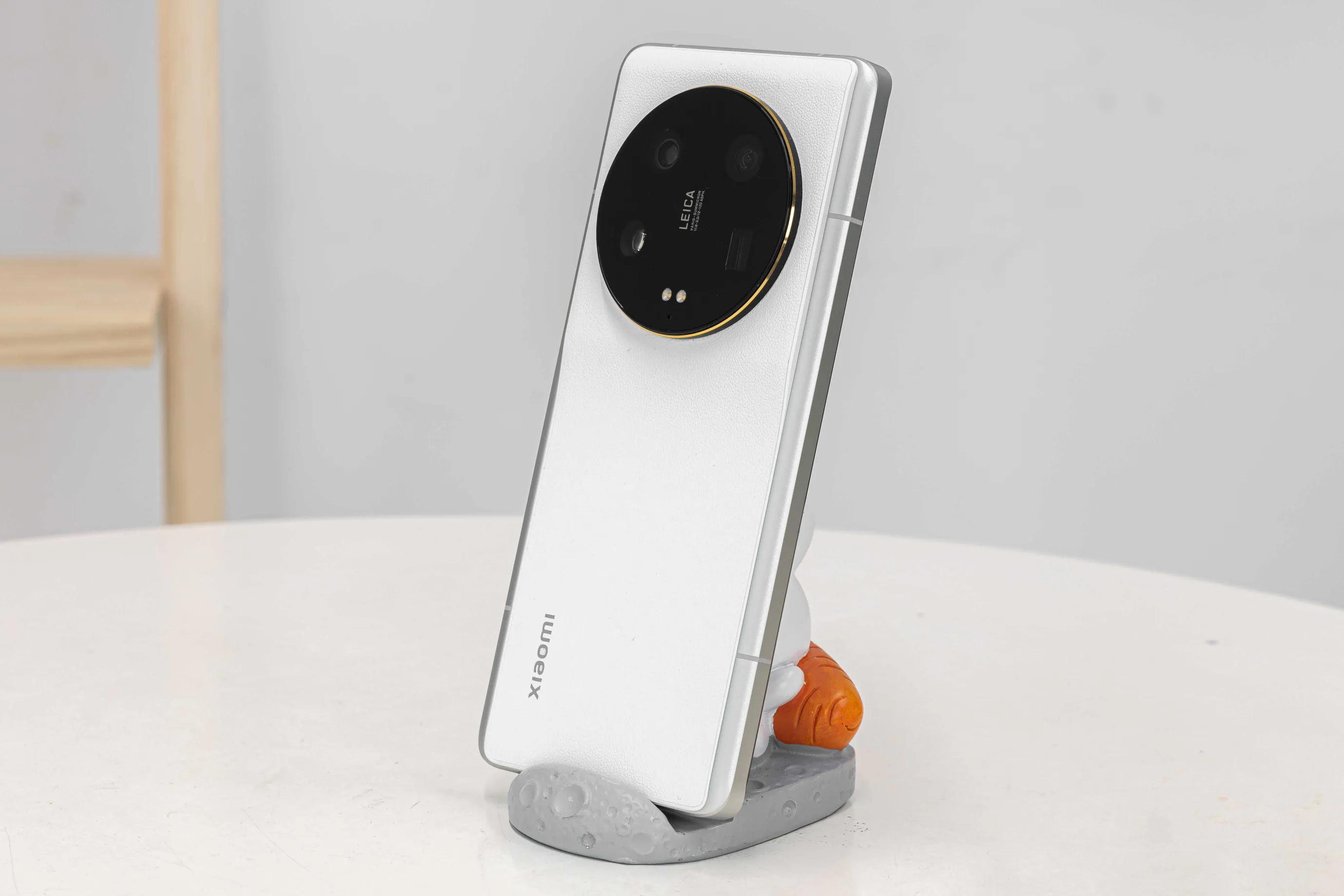 运用光学影像*击狙**苹果算法摄影，这款国产旗舰在海外爆红了！